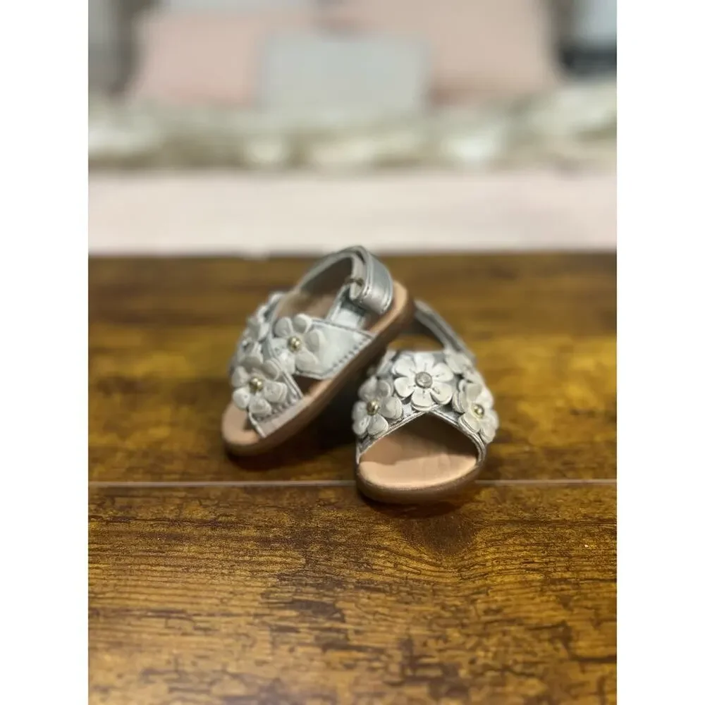 Ugg Baby Girl's 2/3 Allairey Silver Metallic Shimmer Floral Dainty Fairy Sandal
